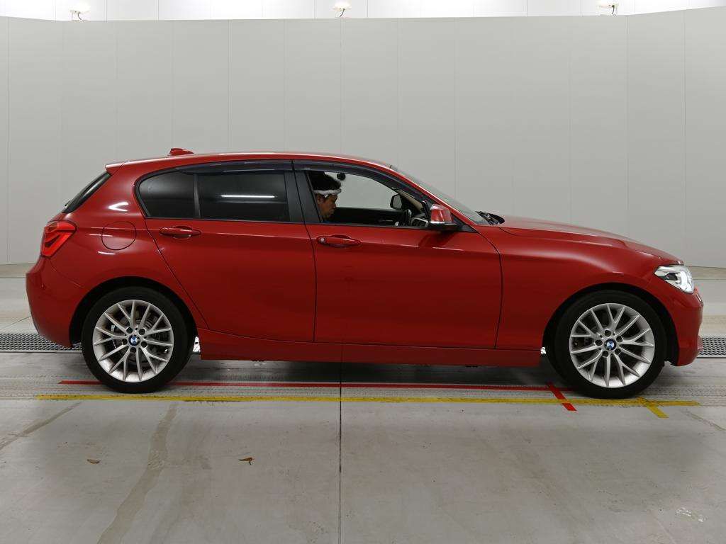 2019 BMW 1 Series 118d ファッショニスタ auction photo 3
