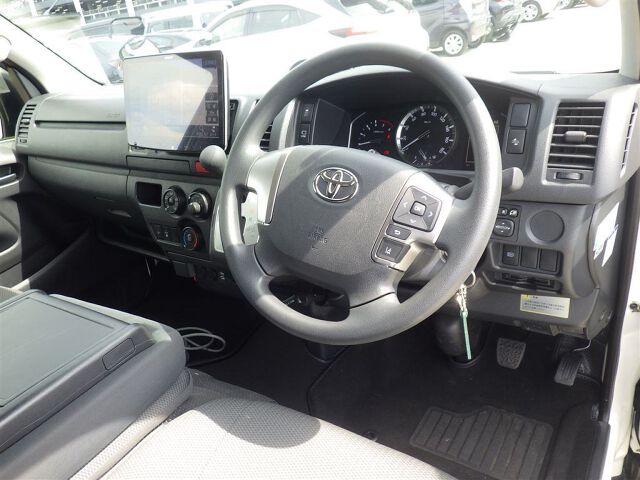 2025 Toyota Hiace Camping 4WD auction photo 6