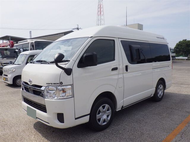 2025 Toyota Hiace Camping 4WD auction photo 4