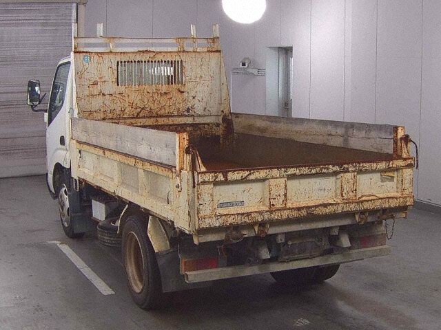 2009 Toyota Dyna ダンプ auction photo 2
