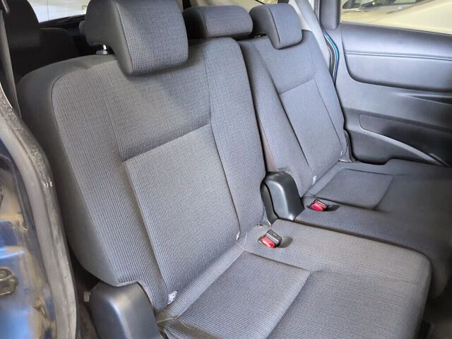 2017 Toyota Sienta ハイブリッドG auction photo 6