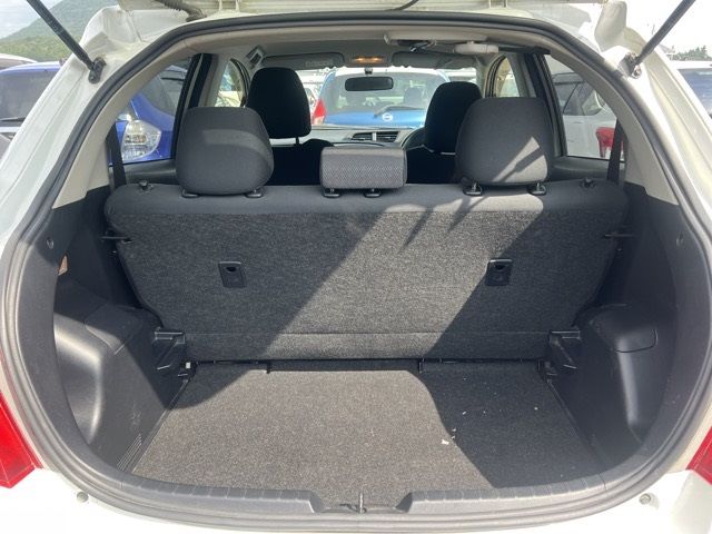 2014 Toyota Vitz F スマイルエディション auction photo 5