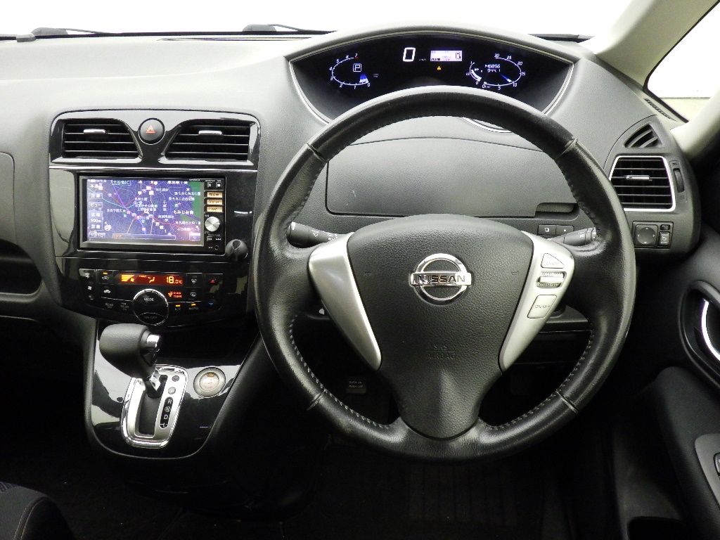 2012 Nissan Serena 4WD Highway Star V Selection auction photo 3