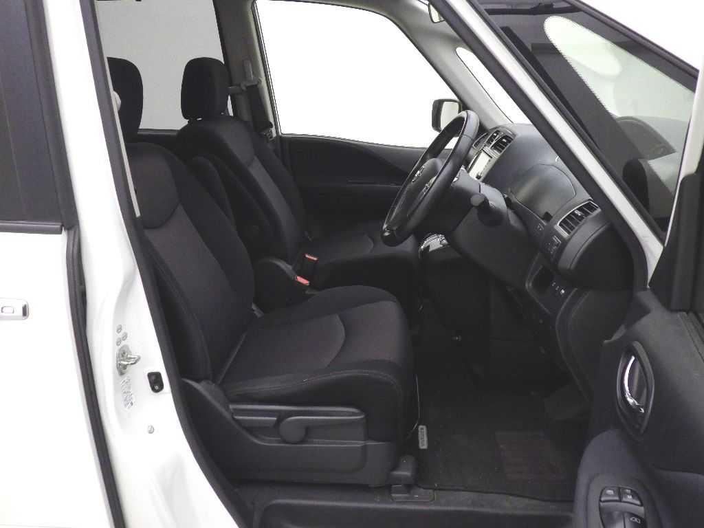2012 Nissan Serena 4WD Highway Star V Selection auction photo 6