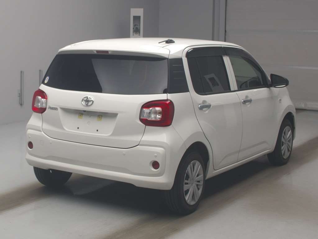 2021 Toyota Passo X auction photo 2