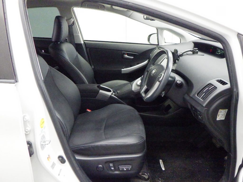 2015 Toyota Prius G auction photo 6