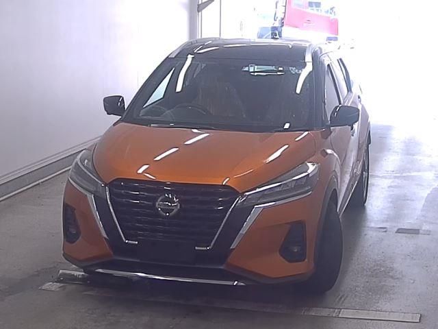 2021 Nissan Kicks X Two-tone interior auction photo 3