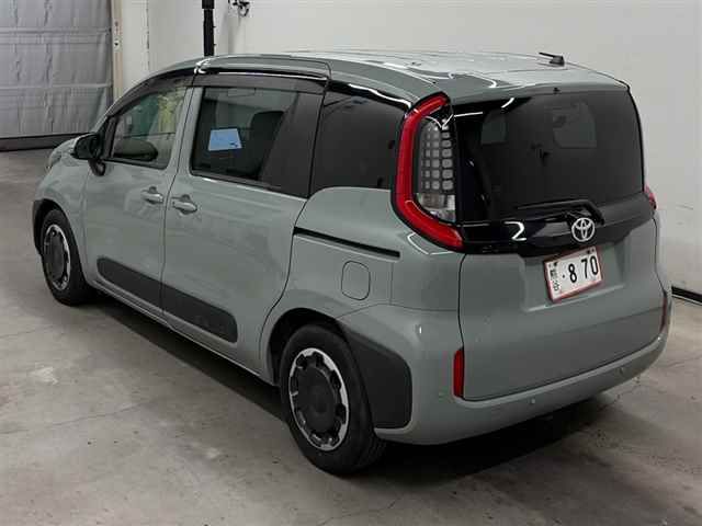 2023 Toyota Sienta Z auction photo 2