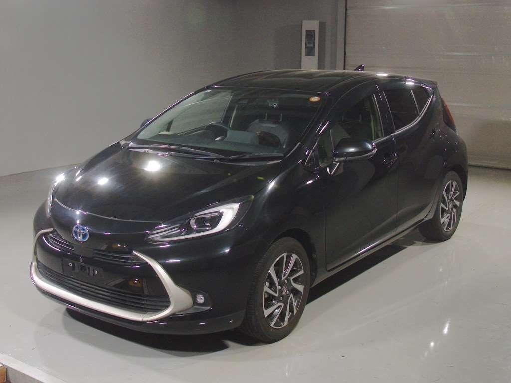 Japan Auction Vehicles 4 2021 Toyota Aqua Z auction photo