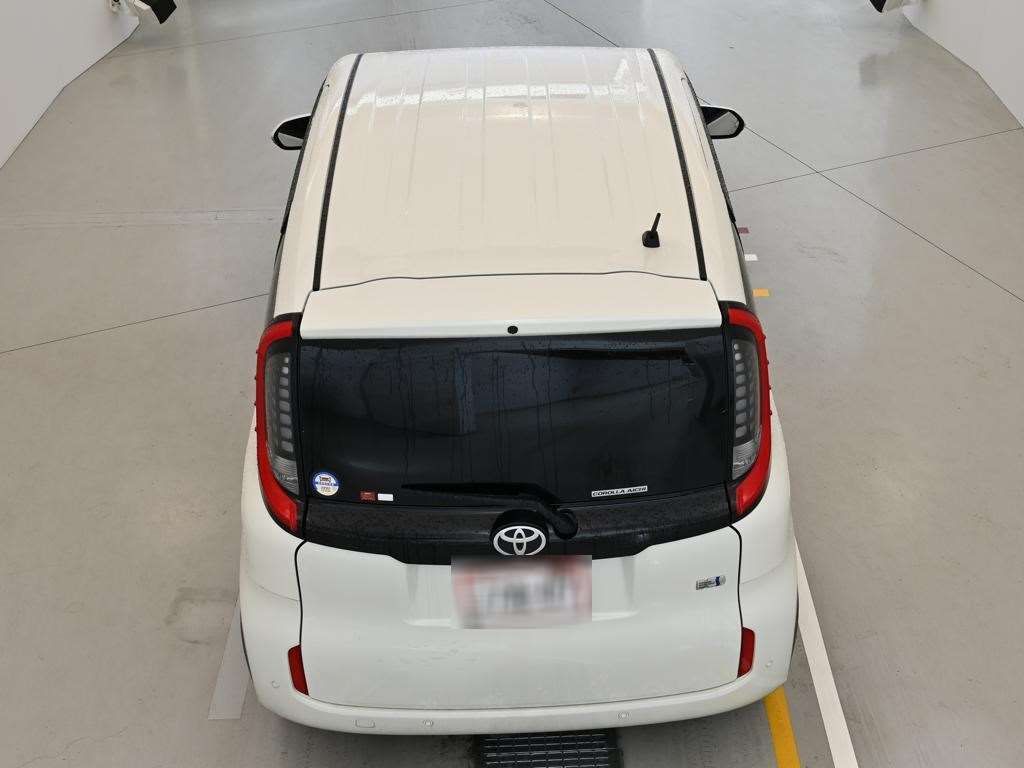 2023 Toyota Sienta Hybrid Z auction photo 8