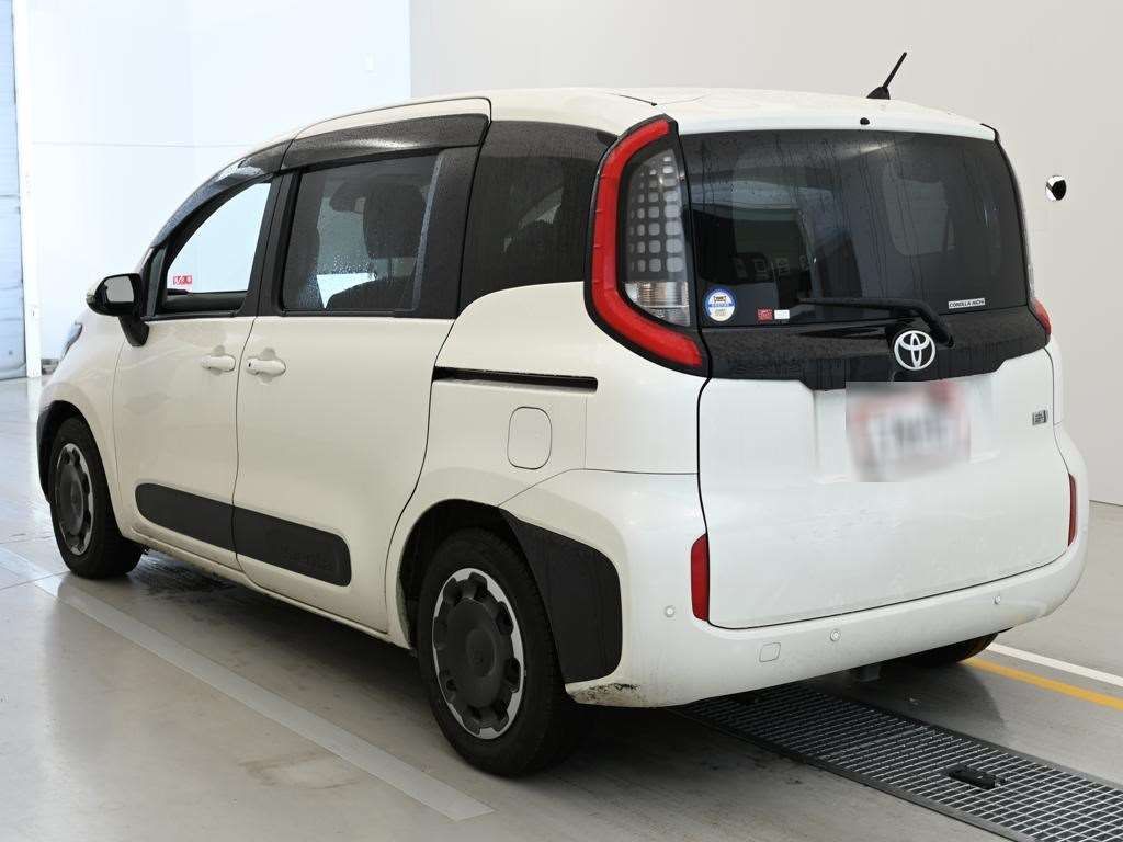 2023 Toyota Sienta Hybrid Z auction photo 6