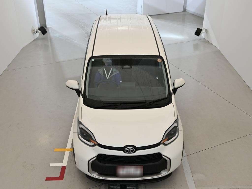 2023 Toyota Sienta Hybrid Z auction photo 7