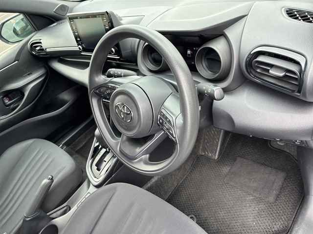 2023 Toyota Yaris G 4WD auction photo 3