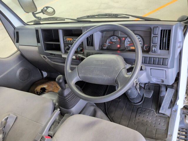2012 Isuzu Elf auction photo 6