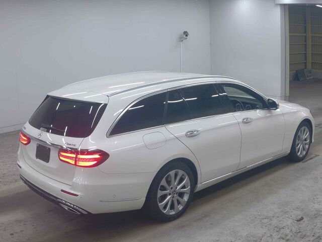 2017 Mercedes-Benz E-Class Station Wagon E400 4M Excursion 4WD auction photo 5