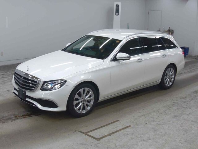 2017 Mercedes-Benz E-Class Station Wagon E400 4M Excursion 4WD auction photo 4