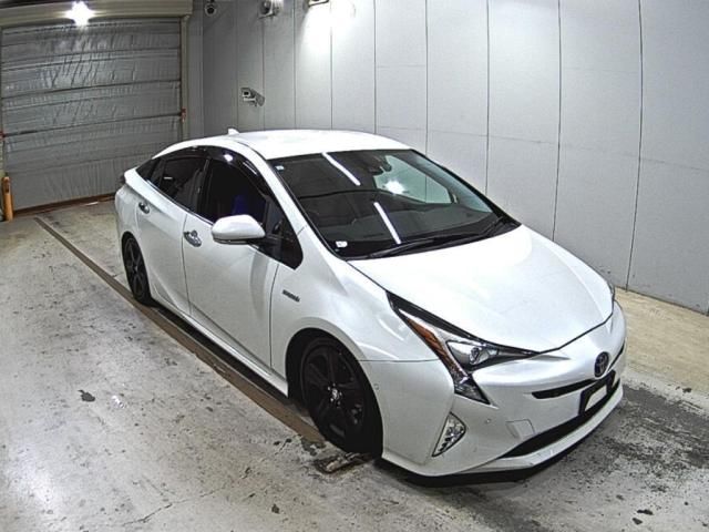 2019 Toyota Prius Aツーリングセレクション Japan auction vehicle