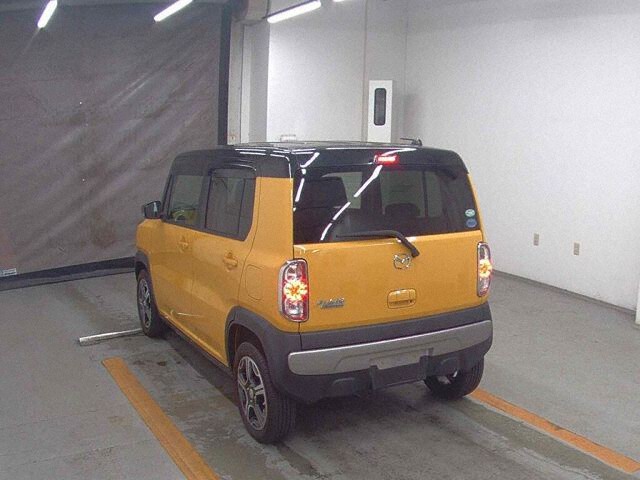 2017 Mazda フレアクロスオーバー XT 4WD auction photo 2