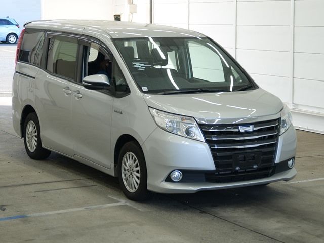2016 Toyota Noah G Japan auction vehicle