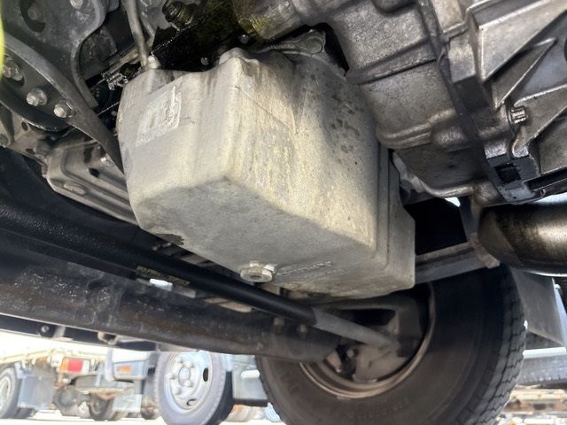 2020 Mitsubishi Fuso Canter Flat crane, 4-tier auction photo 11
