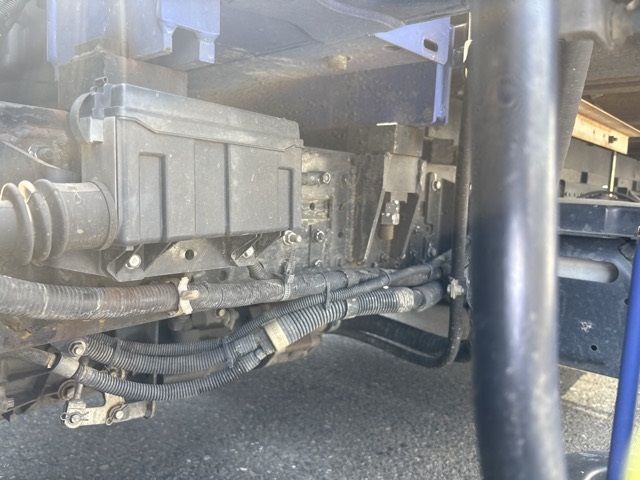2020 Mitsubishi Fuso Canter Flat crane, 4-tier auction photo 12