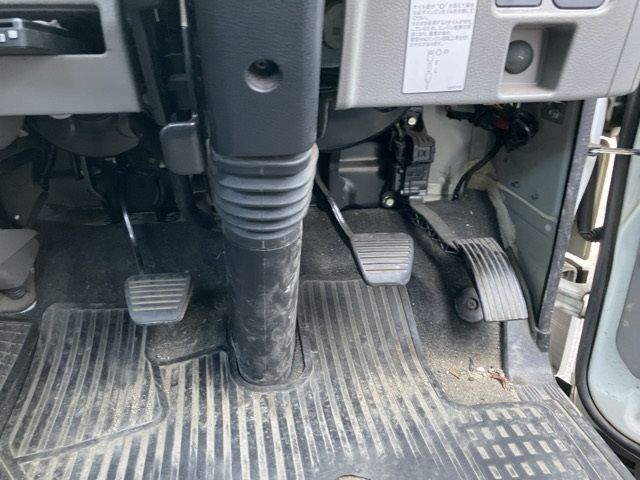 2020 Mitsubishi Fuso Canter Flat crane, 4-tier auction photo 4