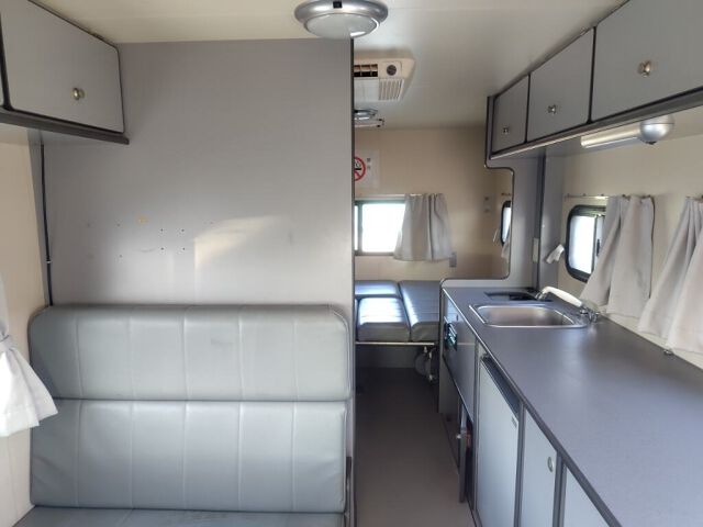 2009 Isuzu Elf キャンピング 4WD auction photo 3