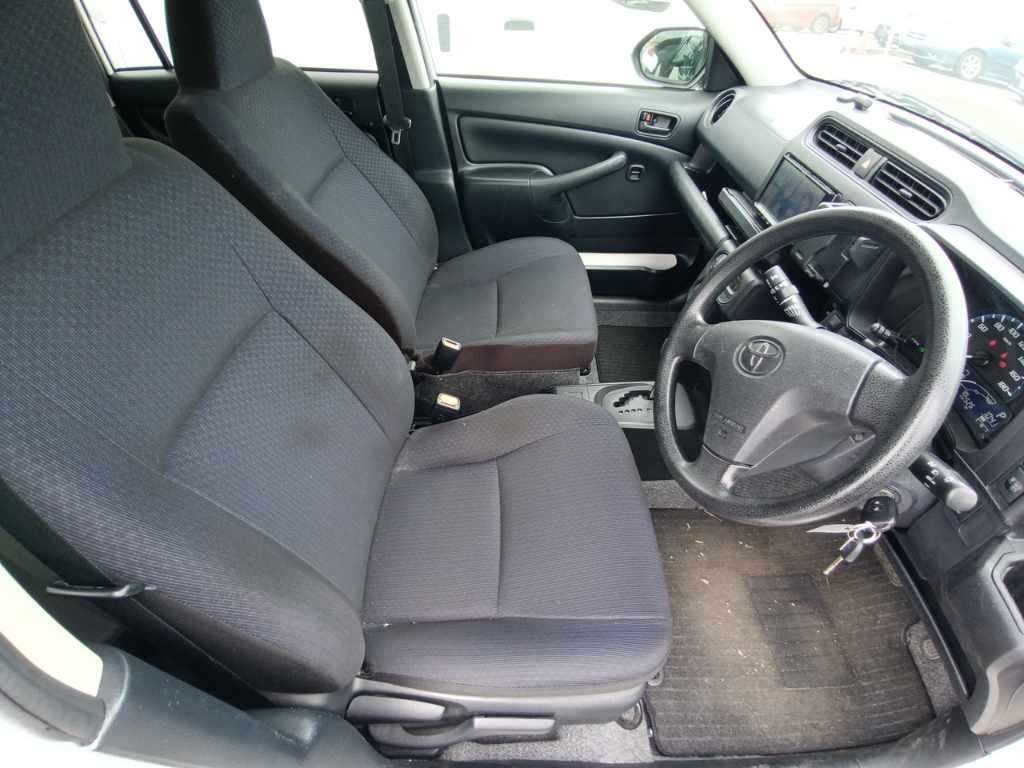 2021 Toyota Probox ハイブリッドGL auction photo 10