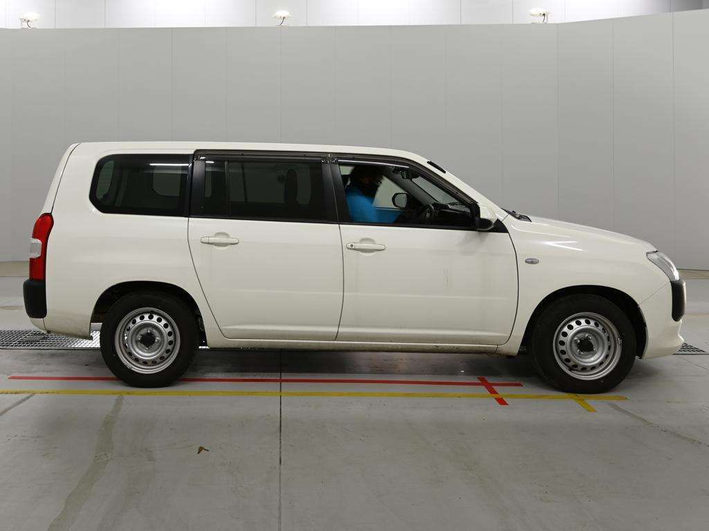 2021 Toyota Probox ハイブリッドGL auction photo 3