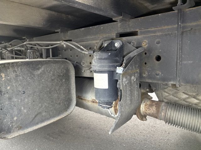 2018 Mitsubishi Fuso Canter Hira auction photo 17