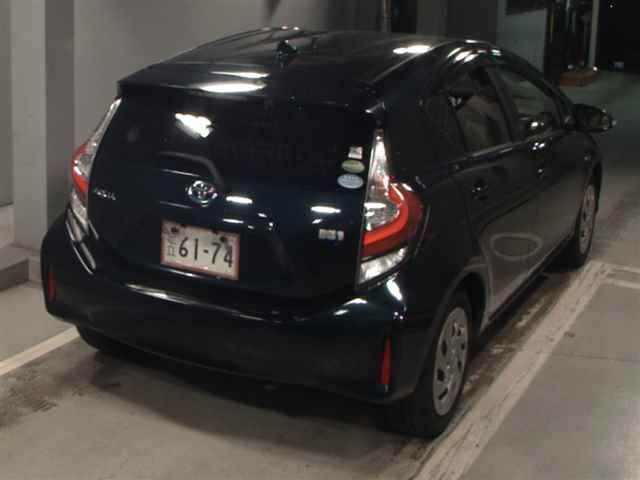 2017 Toyota Aqua S auction photo 5
