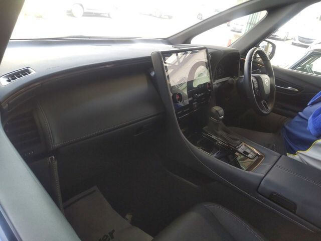 2024 Toyota Alphard Z auction photo 3