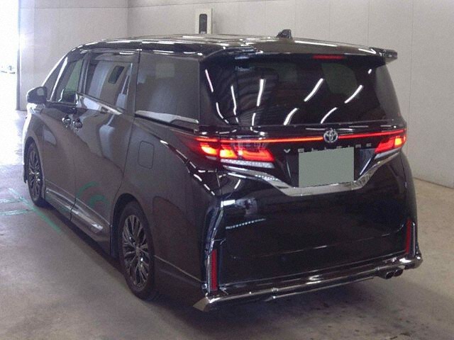 2025 Toyota Vellfire Z Premier auction photo 2