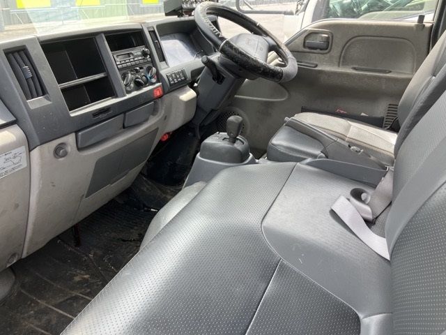 2012 Isuzu Elf auction photo 5