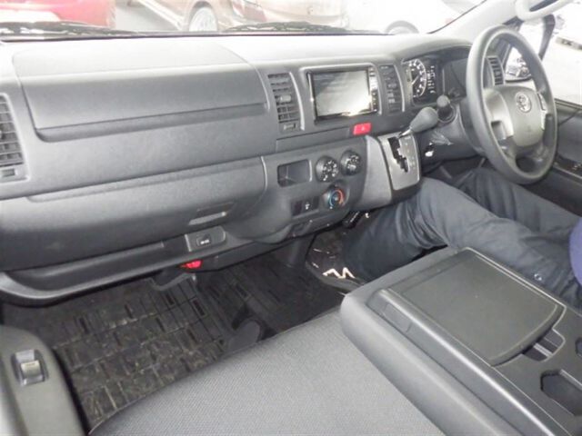 2025 Toyota Hiace ロングDX auction photo 3