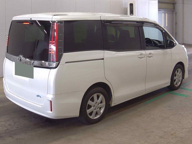 2017 Toyota Noah G auction photo 5