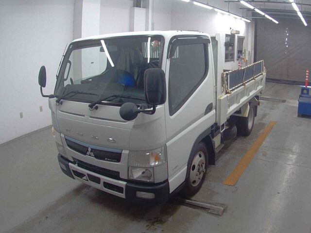 2020 Mitsubishi Fuso Canter Zenteisho Dump auction photo 4