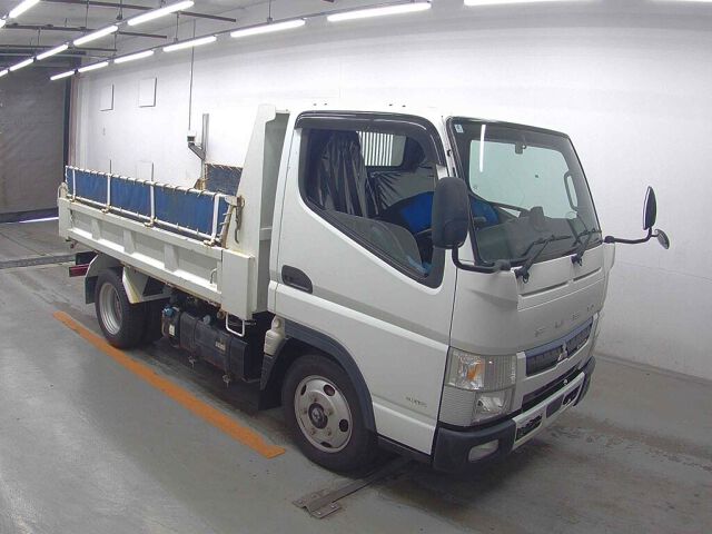 2020 Mitsubishi Fuso Canter Zenteisho Dump Japan auction vehicle