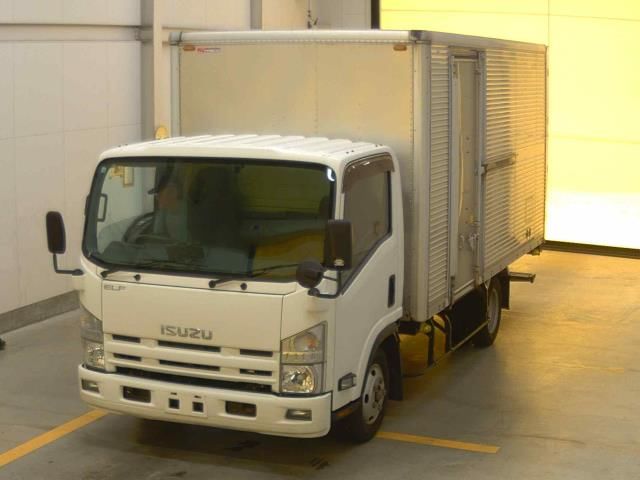 2013 Isuzu Elf Van Japan auction vehicle