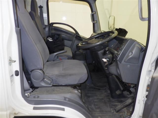 2013 Isuzu Elf Van auction photo 6