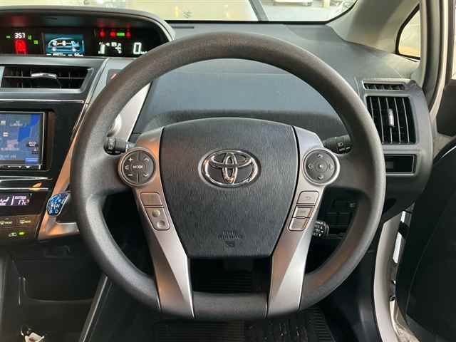 2021 Toyota Prius Alpha S auction photo 3