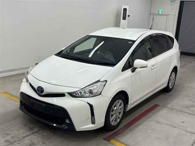 2021 Toyota Prius Alpha S auction photo 4
