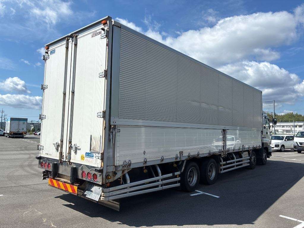 2012 Isuzu Giga ウィング auction photo 2
