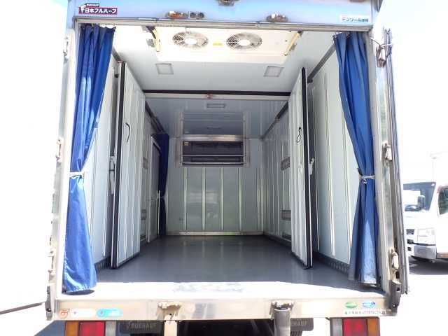 2021 Isuzu Elf 2.95t refrigerated/freezer truck, 3°C auction photo 3