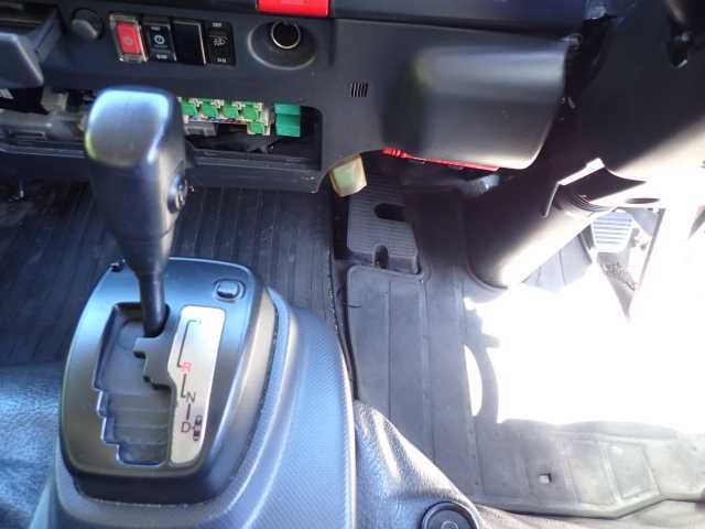 2021 Isuzu Elf 2.95t refrigerated/freezer truck, 3°C auction photo 12