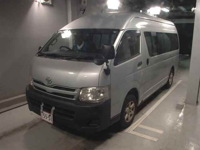 2013 Toyota Regius Ace 4WD Super Long DX auction photo 4