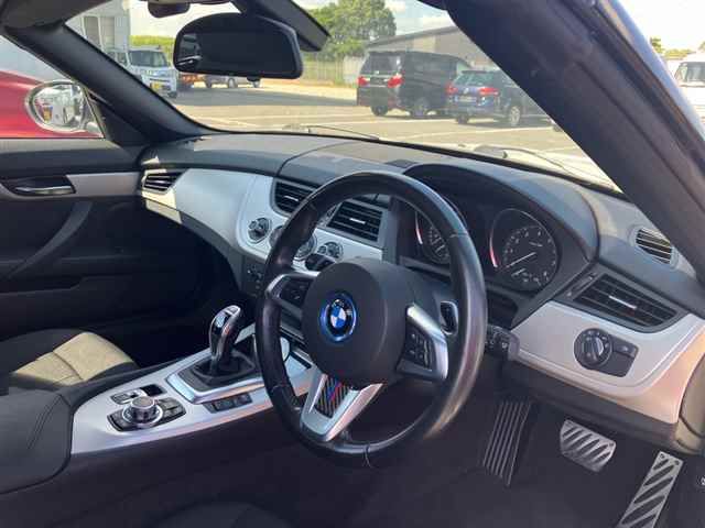 2011 BMW Z4 sDrive20i Mスポーツパッケージ auction photo 3