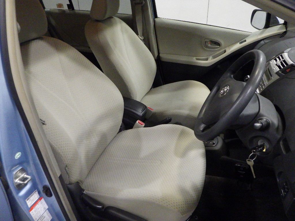 2007 Toyota ヴィッツ 5HB F Advanced Edition auction photo 6