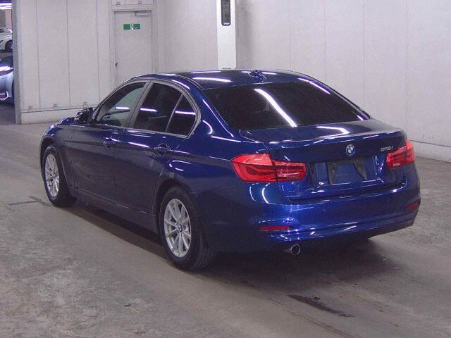 2017 BMW 3 Series 318I auction photo 2