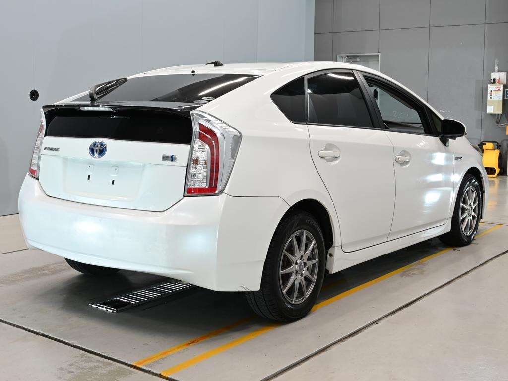 2015 Toyota Prius S auction photo 2